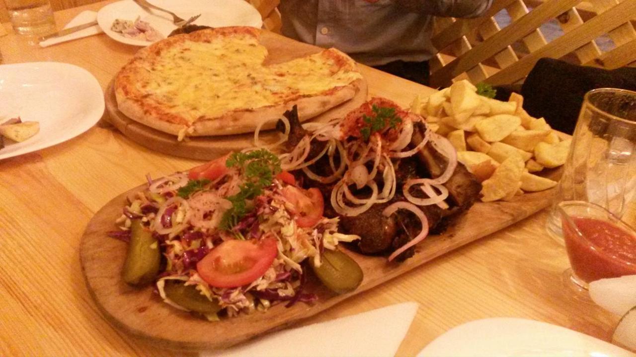 דוראו Taverna Ceahlau מראה חיצוני תמונה
