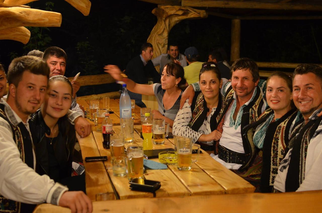 דוראו Taverna Ceahlau מראה חיצוני תמונה