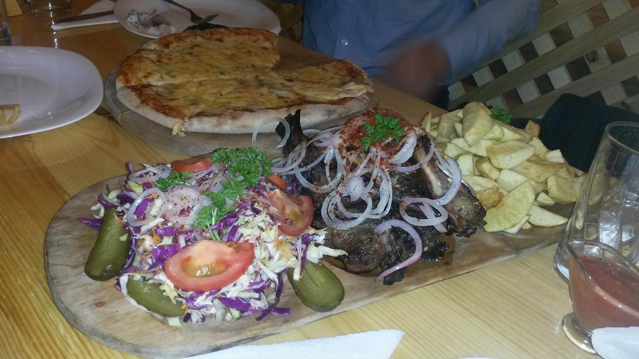 דוראו Taverna Ceahlau מראה חיצוני תמונה