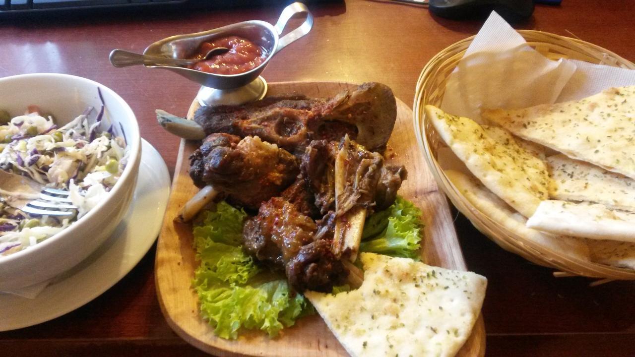 דוראו Taverna Ceahlau מראה חיצוני תמונה
